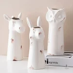 Vase décoratif avec motif animalier contemporain
