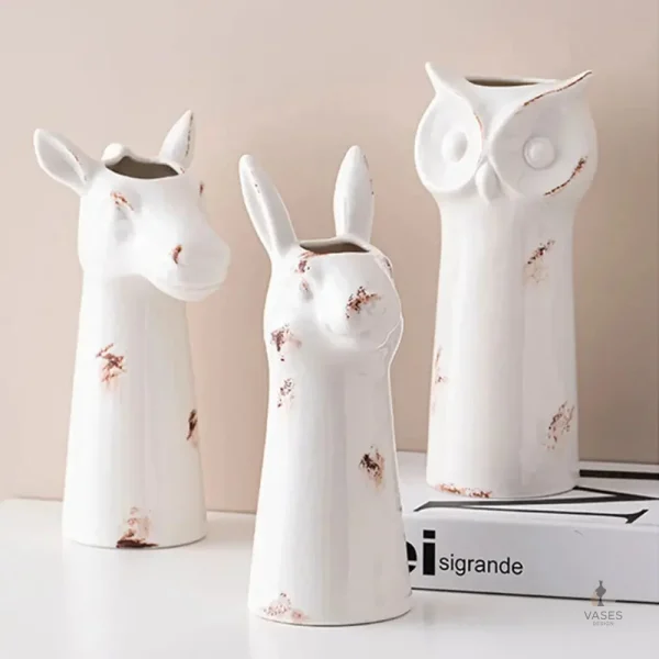 Vase décoratif avec motif animalier contemporain