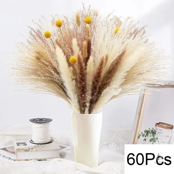 Bouquet charmant de fleurs séchées