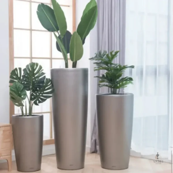 Grand pot décoratif en finition argentée