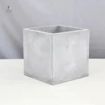 Pot de fleur carré pour une décoration moderne