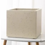 Carré pot de fleurs, parfait pour vos espaces verts