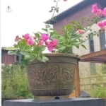 Pot de fleurs doré, accent lumineux pour votre déco