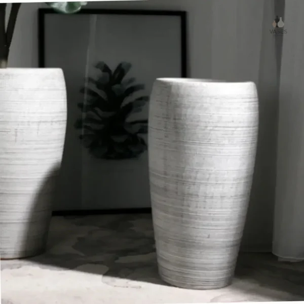 Grand vase en grès adapté aux grandes plantes