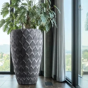 Grand pot de jardin en style contemporain