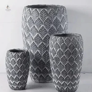 Pot de fleurs spacieux pour terrasse et balcon