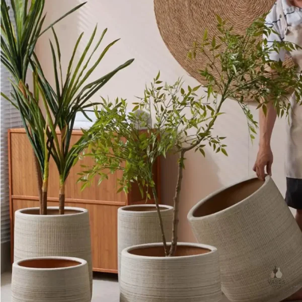 Grand pot de fleur en céramique résistant