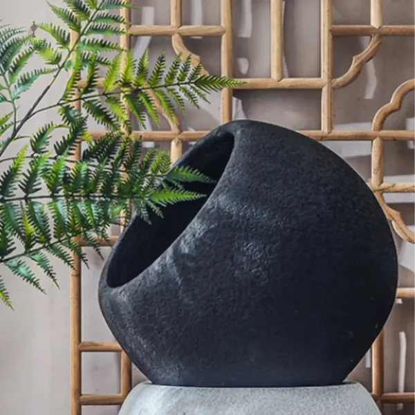 Vase extérieur noir, parfait pour la décoration