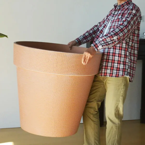 Grand pot de fleur extérieur en plastique