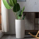 Grand contenant pour plantes d'intérieur blanches