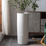 Pot de fleurs moderne en blanc