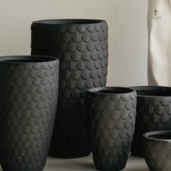 Conteneur de fleurs noir pour espaces modernes