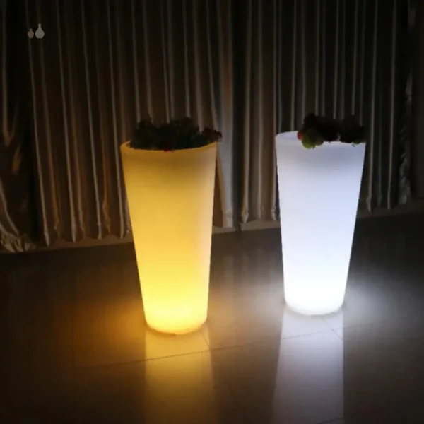 Vase lumineux en plastique résistant