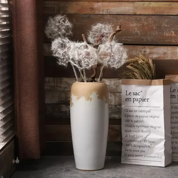 Vase artistique pour embellir votre intérieur
