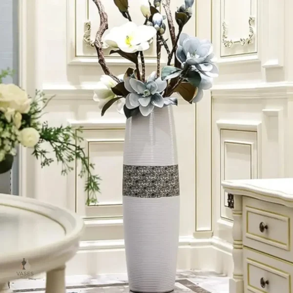 Grand vase vertical, design moderne