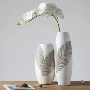 Vase blanc grand format, idéal pour fleurs