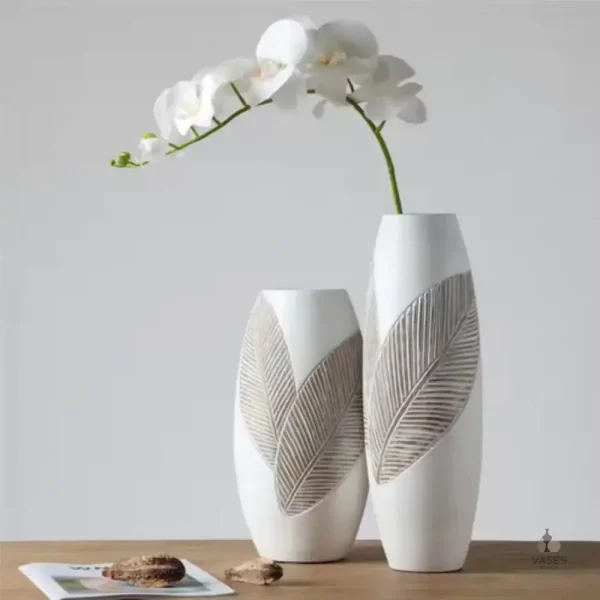Vase blanc grand format, idéal pour fleurs