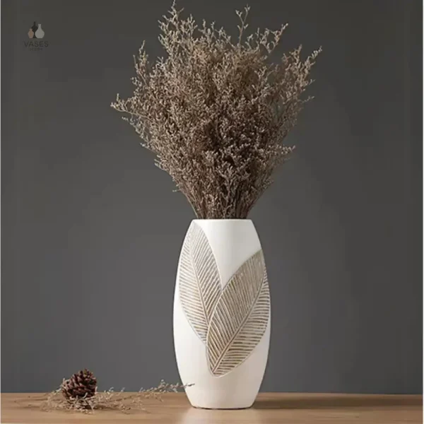 Vase en céramique blanc, design moderne