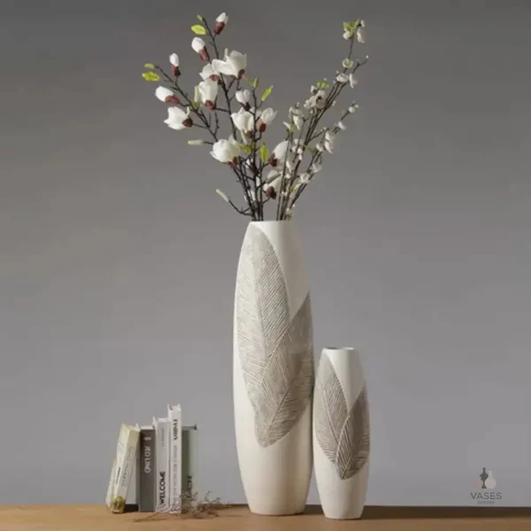 Vase blanc classique, style épuré et raffiné