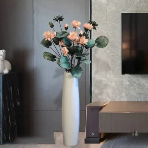 Grand vase blanc à poser au sol pour une décoration élégante