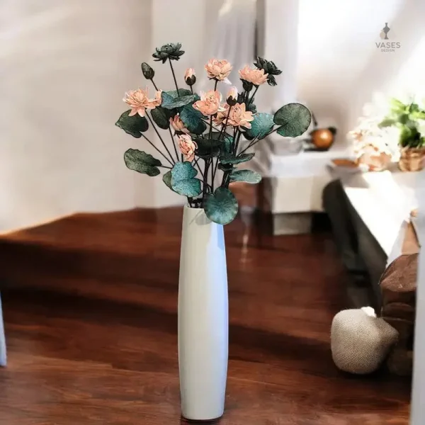 Vase blanc design moderne, idéal pour embellir votre intérieur