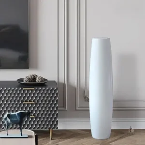 Vase blanc minimaliste à placer au sol, ajout de style assuré