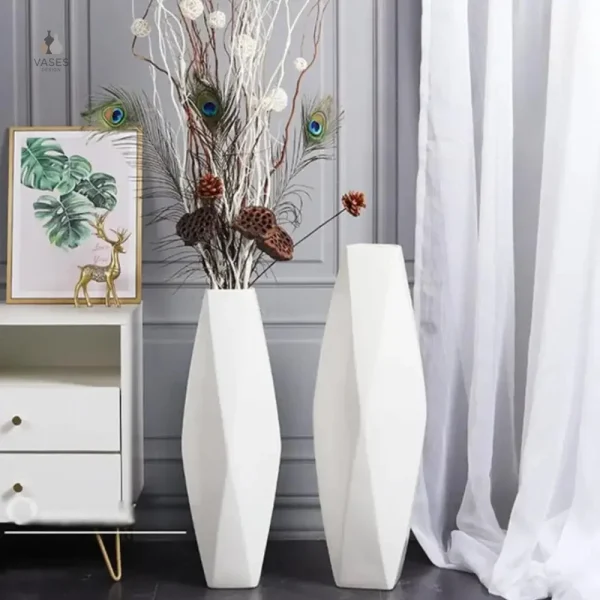 Vase blanc élégant pour décoration intérieure