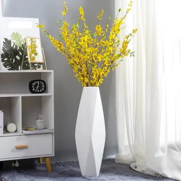 Grand vase en porcelaine blanche chic