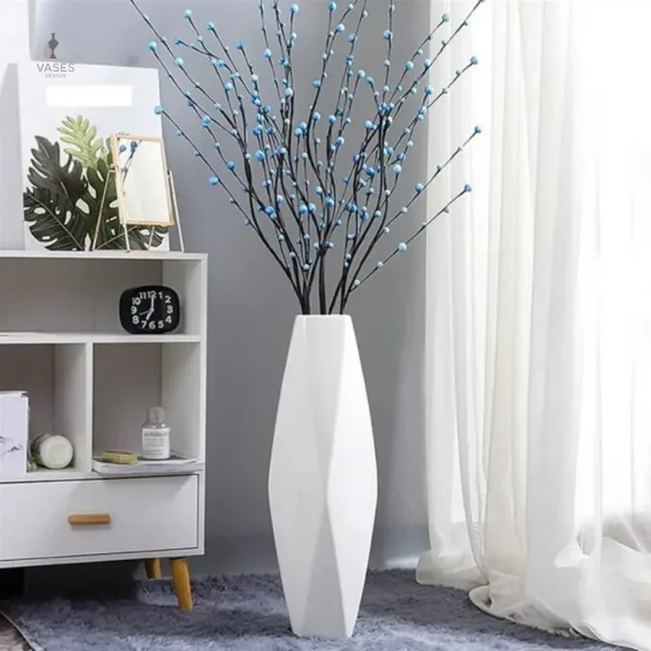 Vase design épuré en blanc pour tout espace