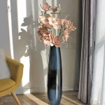 Vase bleu, pièce maîtresse pour votre salon