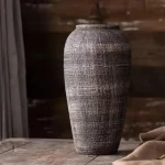 Vase design en céramique, touche artistique intérieure
