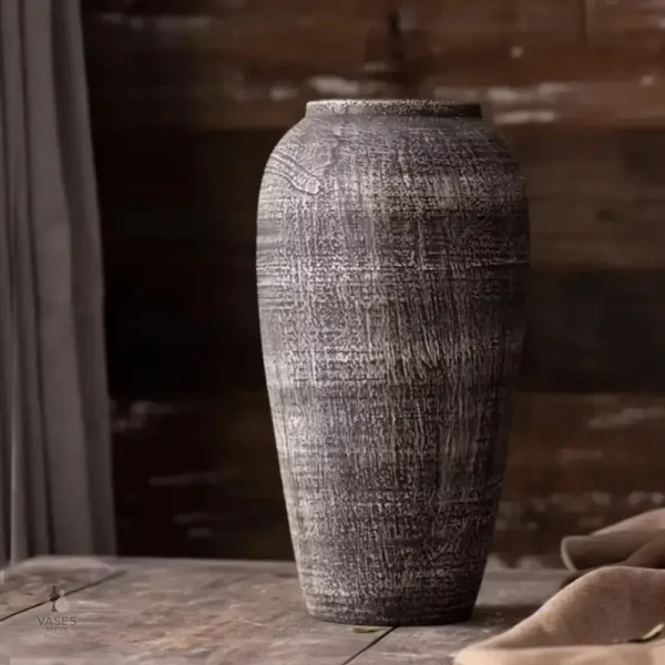 Vase design en céramique, touche artistique intérieure