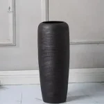 Vase céramique au sol pour une touche d'élégance