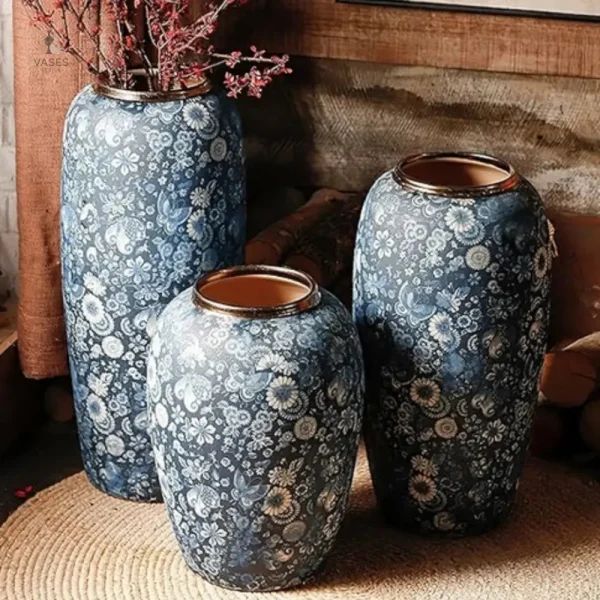 Élégant vase en céramique, motif bleu