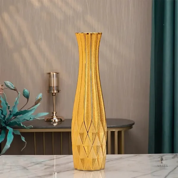 Grand vase couleur or pour fleurs et plantes