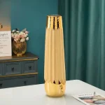 Vase or stylé pour embellir votre espace