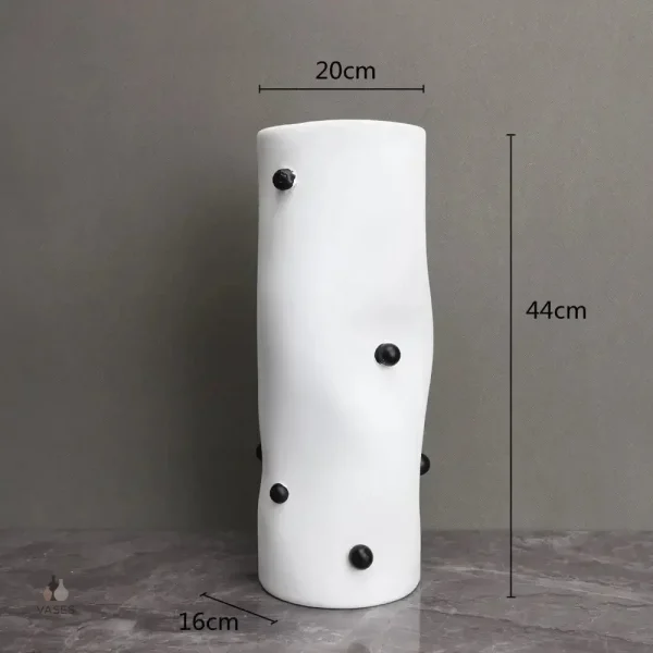 Vase spacieux pour compositions florales variées