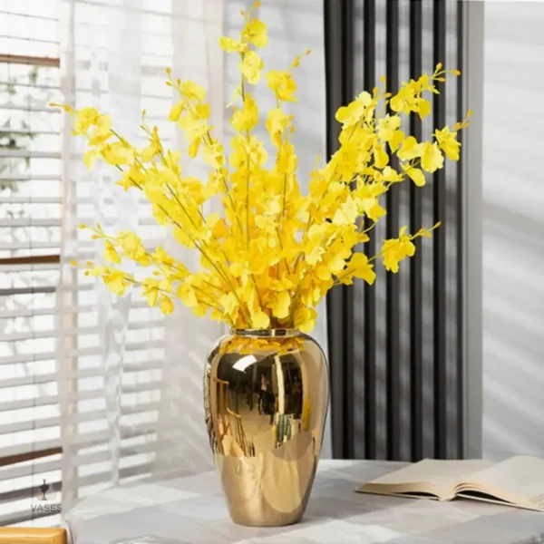 Vase décoratif spacieux, idéal pour une belle composition florale
