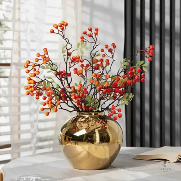 Vase doré tendance, accessoire de décoration incontournable
