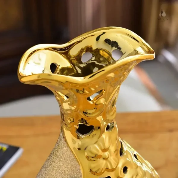 Vase décoratif spacieux, touche artistique à la décoration