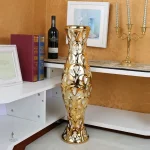 Vase élégant doré pour embellir votre espace de vie
