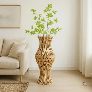 Vase en bois au design élégant et naturel