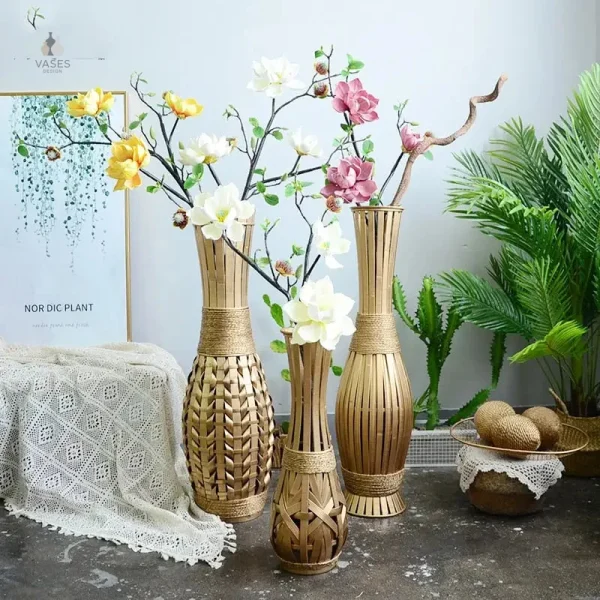 Grand vase en osier naturel