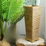 Vase en osier pour décor de table