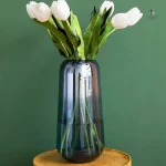 Vase bleu design élégant pour décoration intérieure
