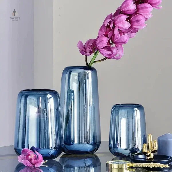 Vase en verre de grande taille, couleur bleue