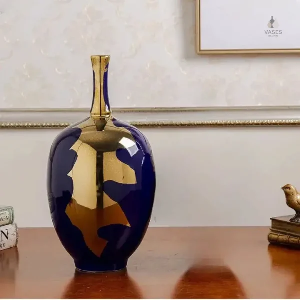 Vase décoratif aux lignes modernes