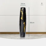 Vase noir classique, parfait pour toute ambiance
