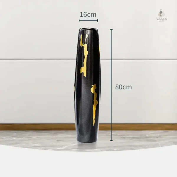 Vase noir classique, parfait pour toute ambiance