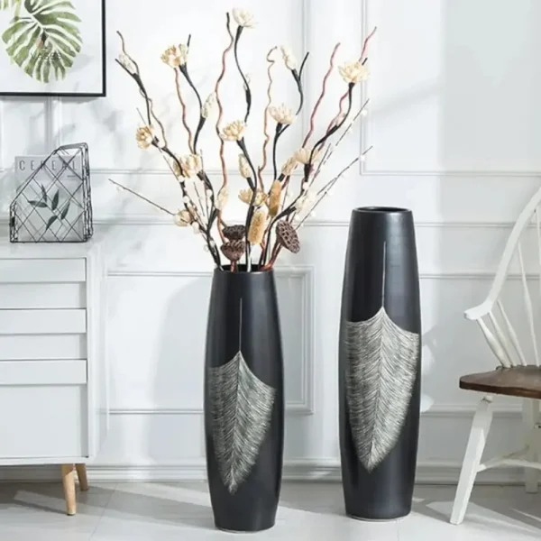 Grand vase en céramique noire pour intérieur